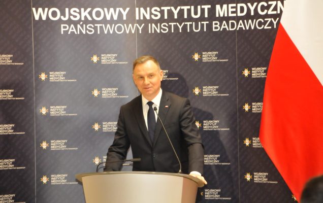 Prezydent Andrzej Duda podczas obchodów Uroczystości 20-lecie działalności Wojskowego Instytutu Medycznego w Warszawie