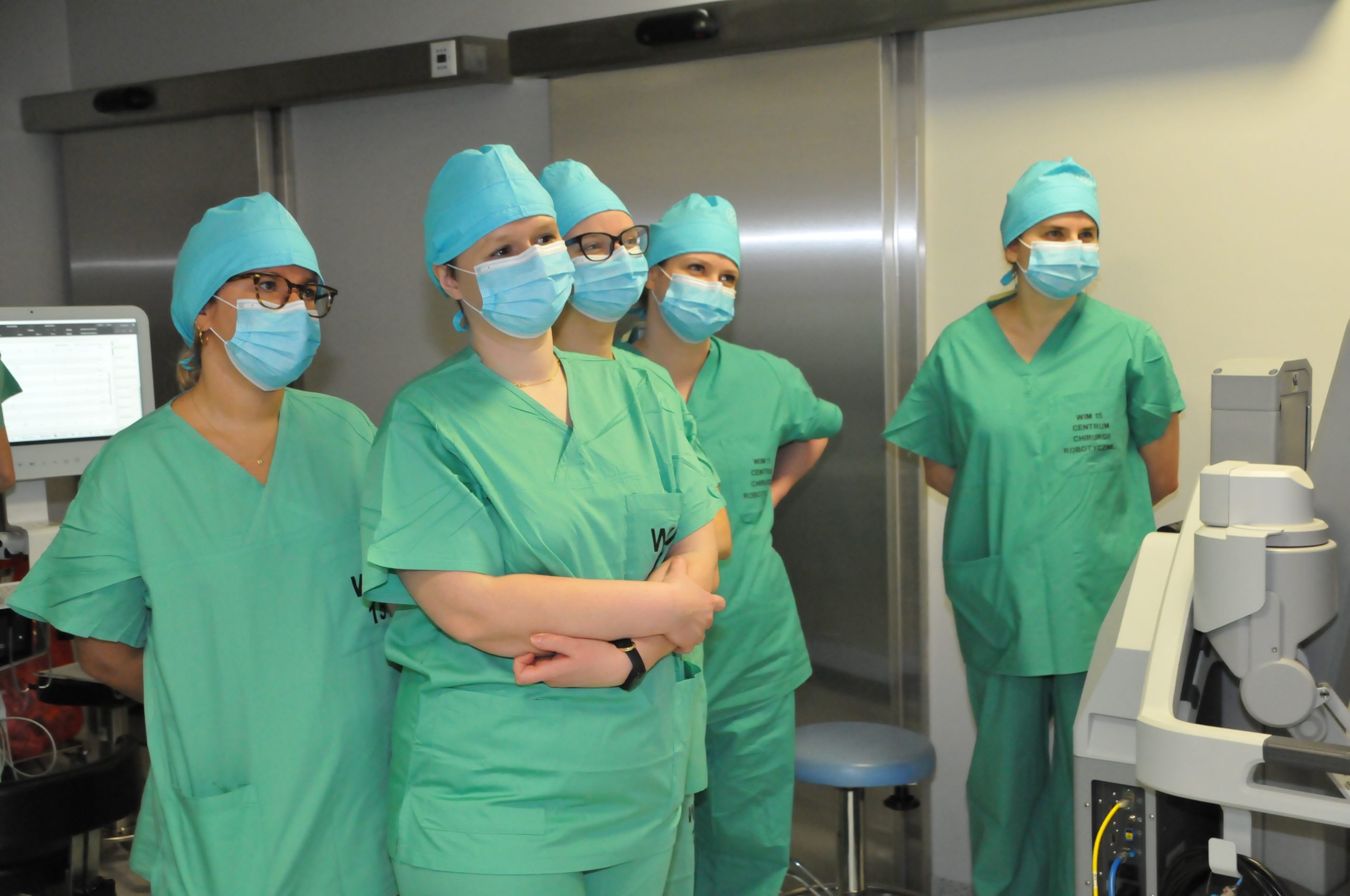Centrum Szkoleniowe Chirurgii Robotycznej Wojskowego Instytutu Medycznego rozpoczęło kursy szkoleniowe robotem da vinci