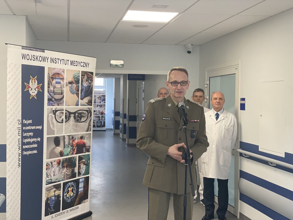 Dyrektor WIM Grzegorz Glelerak na otwarciu Kliniki Neurologicznej