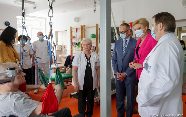 Wizyta Pierwszej Damy w Wojskowym Instytucie Medycznym Państwowym Instytucie Badawczym w Warszawie 2