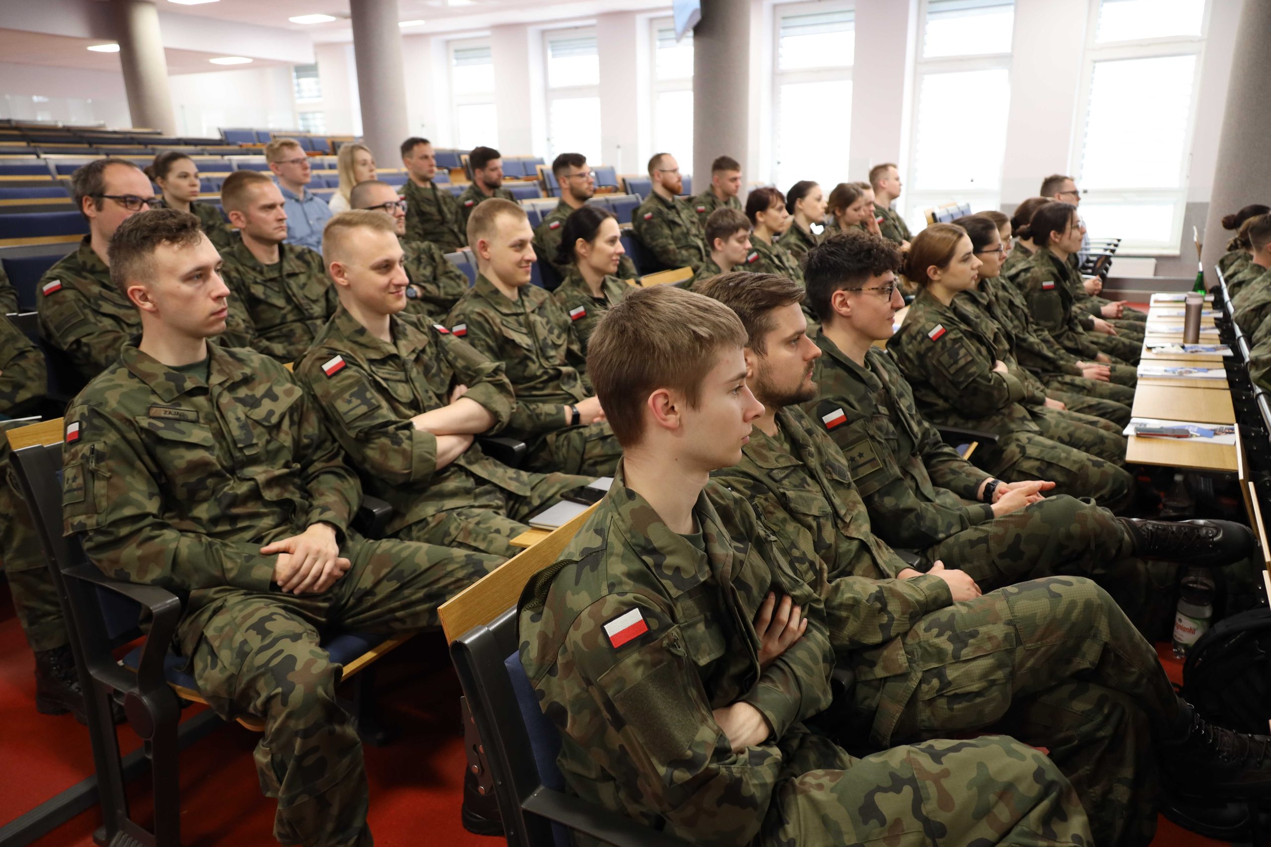 Lekarze szpitali wojskowych podczas siódmej konferencjo młodych lekarzy