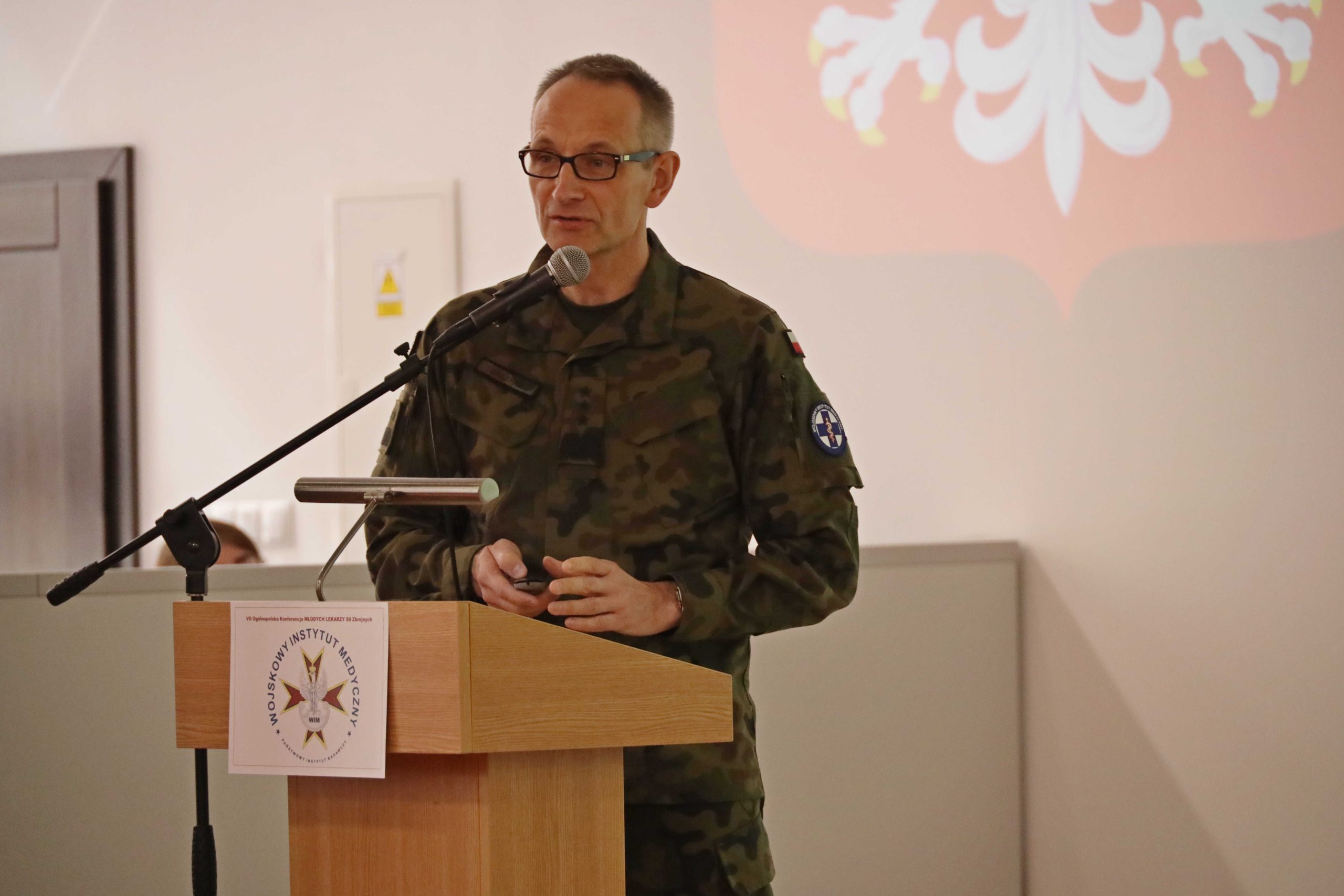 Patron konferencji dyrektor Wojskowego Instytutu Medycznego Grzegorz Gielerak podczas siódmej Konferencji Młodych Lekarzy