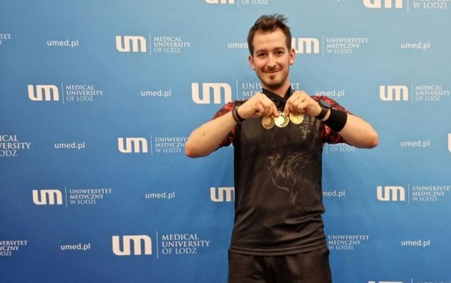 Wojciech Kurzyński zwycięzca XI Medycznego Pucharu Badmintona BIBINnTON CUP ŁÓDŹ