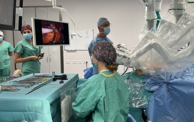 Robotyczna resekcja przełyku przy gościnnym udziale wybitnego chirurga prof. Jelle Ruurda z Holandii