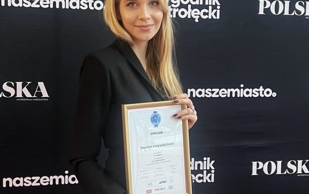 Sandra Krzywińska trzyma dyplom Hipokrates 2024