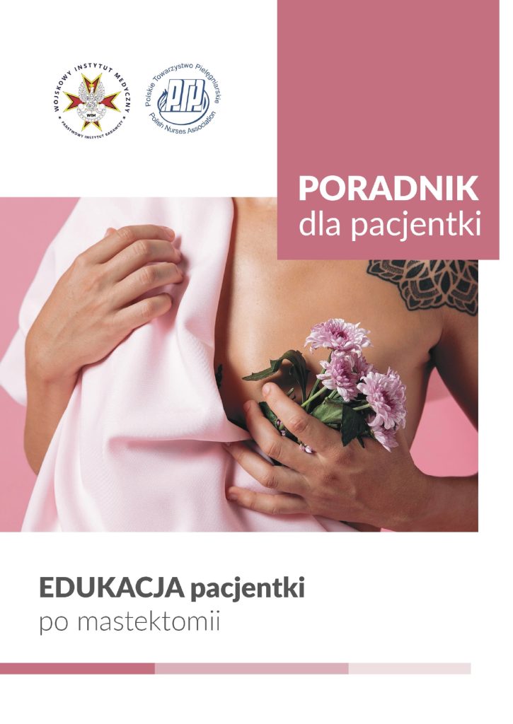 Okładka poradnika dla pacjentek po mastektomii. Fragment kobiecej sylwetki z odsłoniętym torsem zasłoniętym różowymi kwiatami.