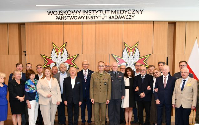 Członkowie Rady naukowej, zdjęcie grupowe na auli WIM.