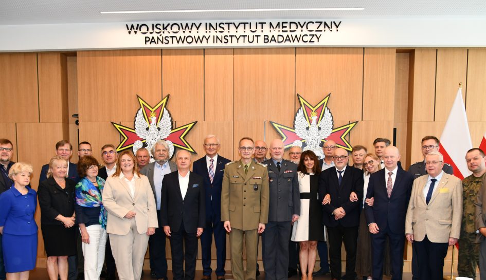 Członkowie Rady naukowej, zdjęcie grupowe na auli WIM.