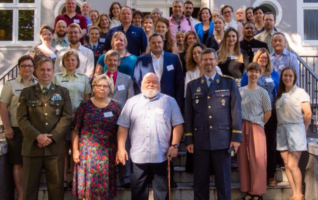 Zdjęcie grupowe uczestników konferencji.