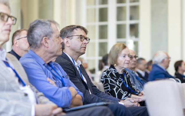 Słuchacze konferencji.