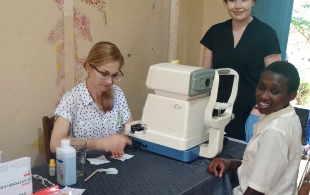 ChatGPT powiedział: Zespół medyczny z Polski przeprowadził badania okulistyczne i szkolenia w kenijskim sierocińcu Shalom Home. Misja wsparta przez Fundację Redemptoris Missio poprawiła dostęp do podstawowej opieki wzrokowej.