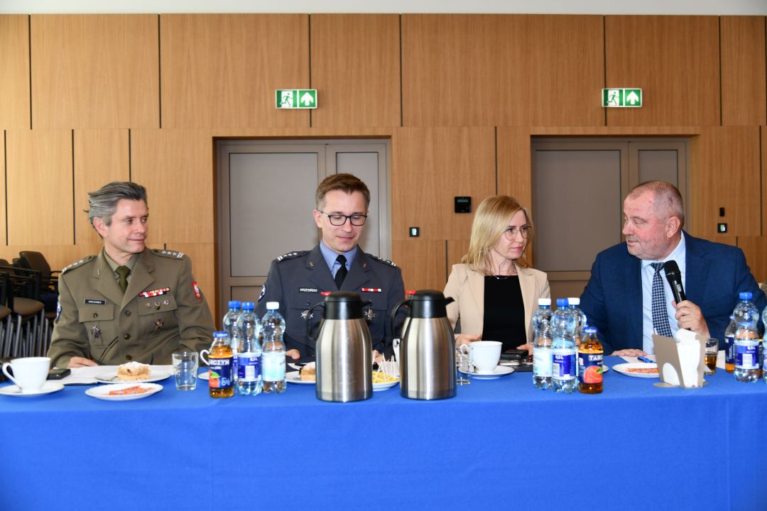 Członkowie Rady Naukowej podczas spotkania.