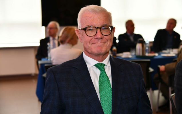 Członek Rady Naukowej podczas spotkania.