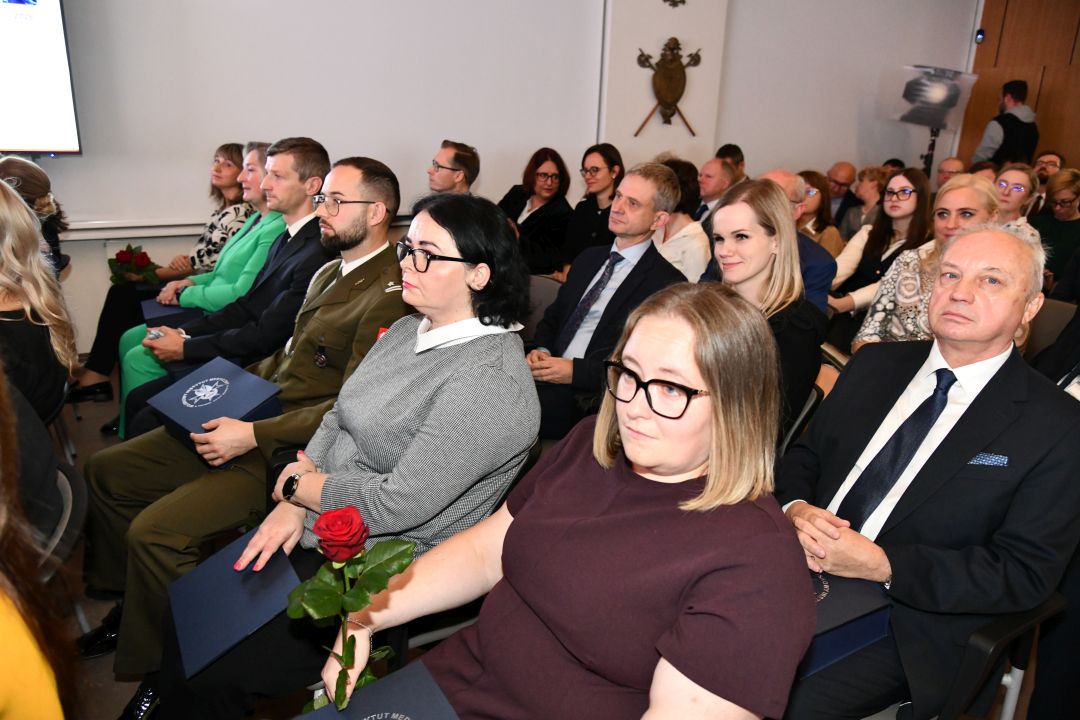 Pracownicy i goście WIM na auli podczas wykładu.