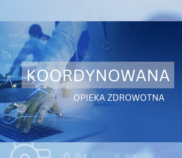 Medyk przy klawiaturze komputera.