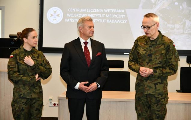 Sala wykładowa WIM. Od lewej: Agnieszka Grabińska, Stanisław Wziątek,Grzegorz Gielerak.