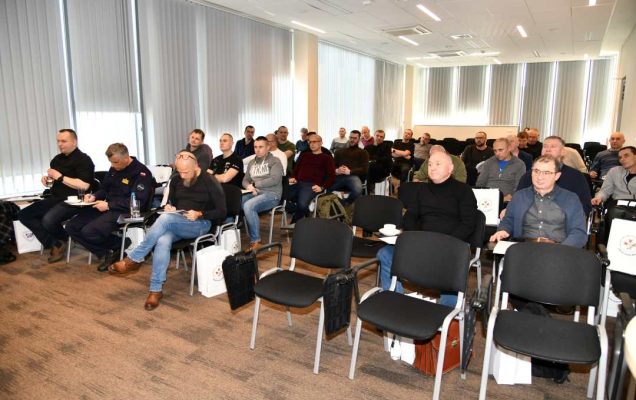 Słuchacze wykładu na sali WIM.