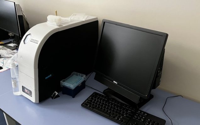 Sprzęt laboratoryjny: MAGPIX w pomieszczeniu LOMTI.