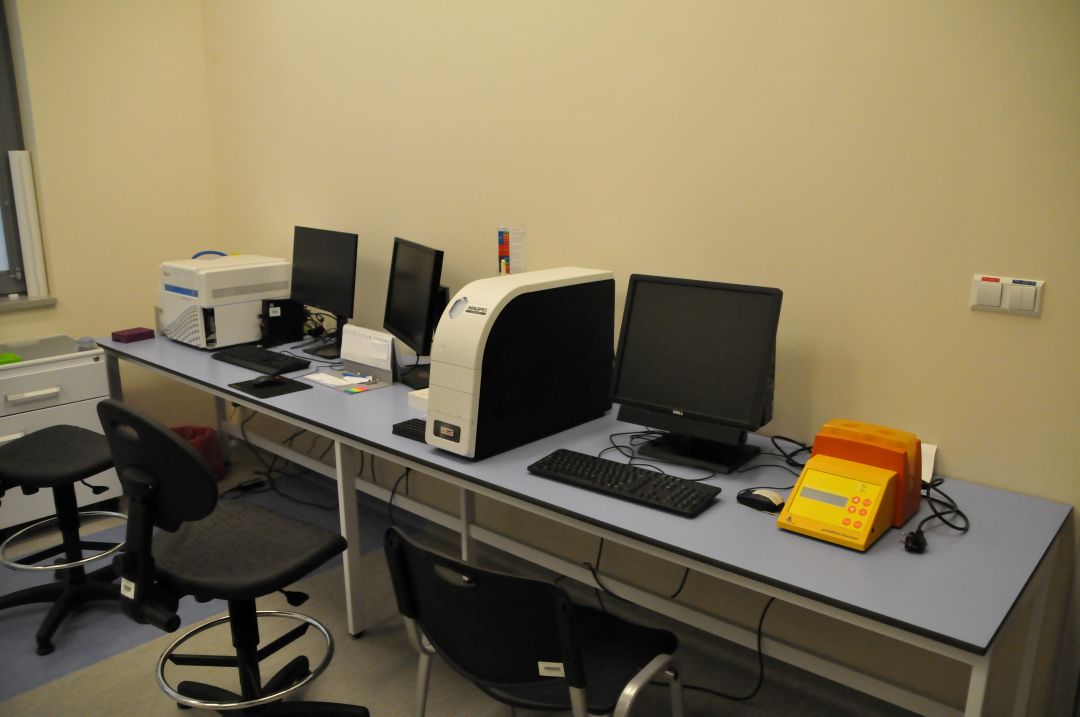 Sprzęt laboratoryjny: CYTOMETR, MAGPIX w pomieszczeniu LOMTI.