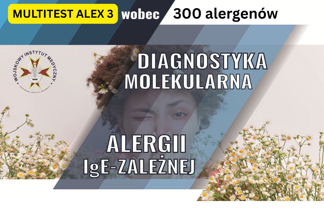 Kobieta wśród kwiatów z objawami alergii z chusteczką przy nosie.