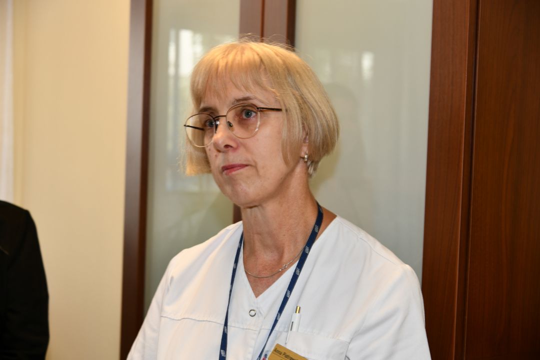Anna Piotrowska-Wróbel w gabinecie Dyrektora WIM.