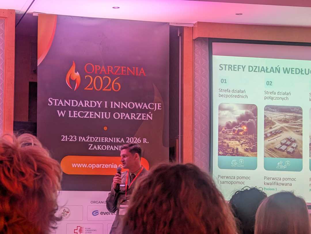 kpt. lek med. Maciej Mawlichanów w trakcie wystąpienia